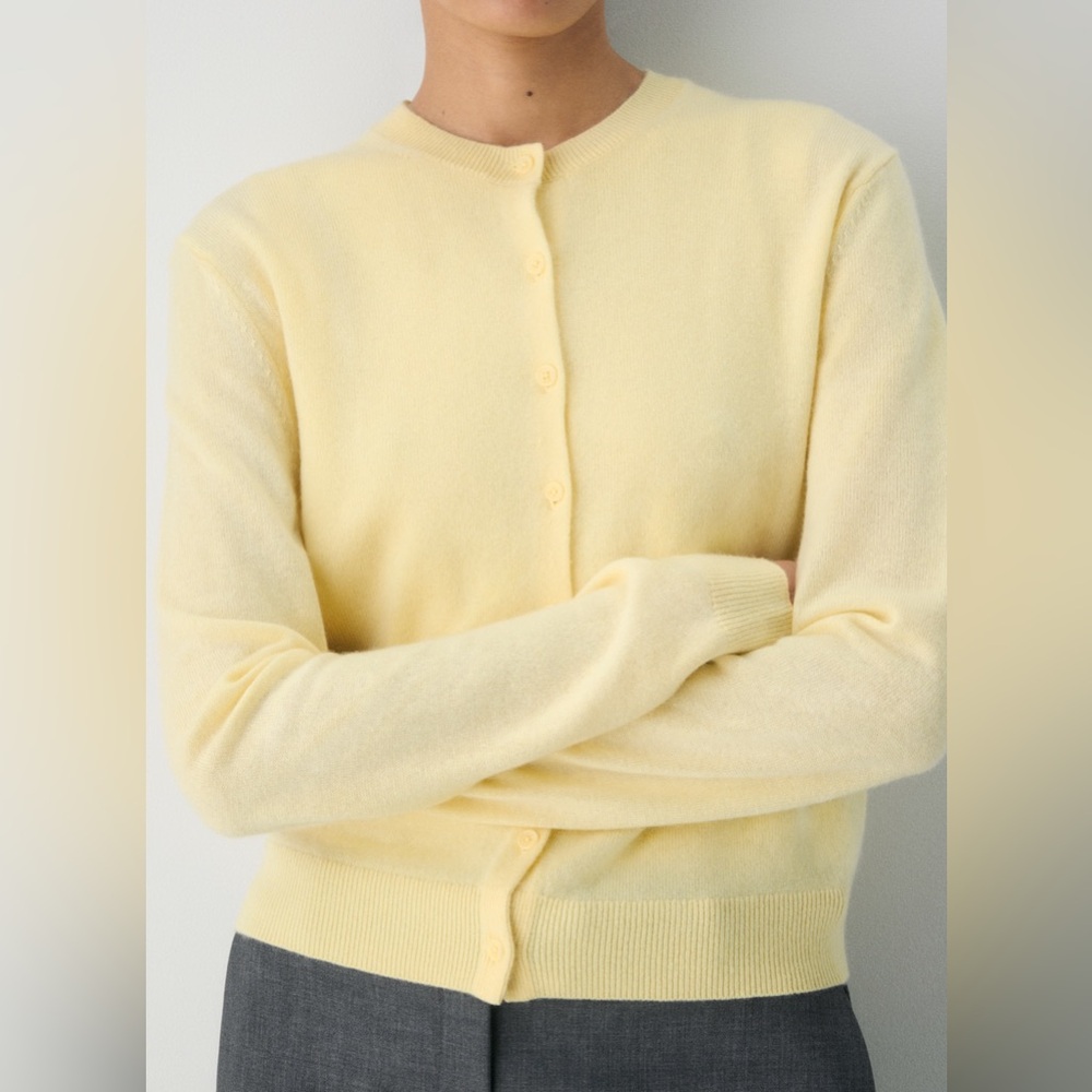 NWT - Aritzia Bare Cashmere Exemplar Cardigan - Butter Yellow Medium & XL - Picture 6 of 8